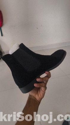 Maverick High Neck Chelsea Boots